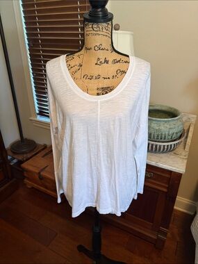 CAbi White Scoop Neck Long-Sleeve Top